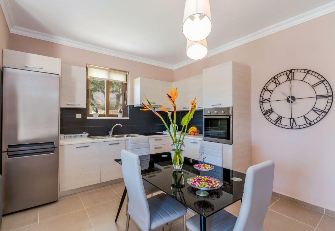 Stalós Casa Leone Suites מראה חיצוני תמונה