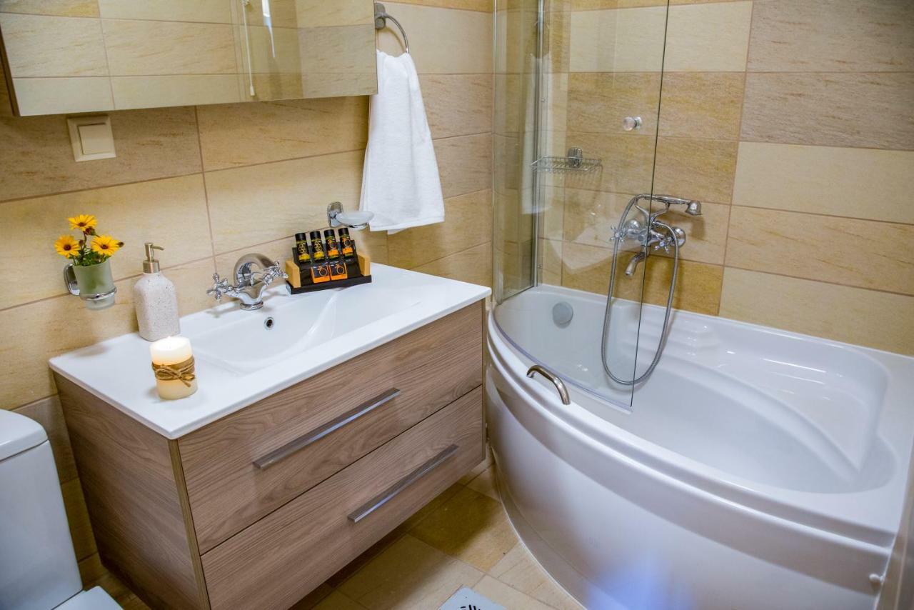 Stalós Casa Leone Suites מראה חיצוני תמונה